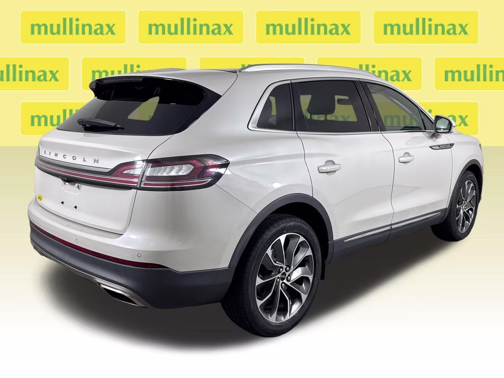 2022 Ceramic Pearl Metallic Tinted Clearcoat Lincoln Nautilus Reserve FWD SUV