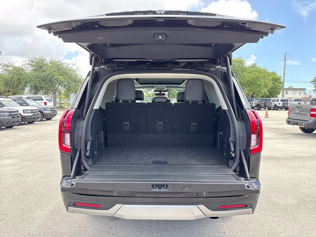 2025 Agate Black Metallic Ford Expedition Platinum 4X4 SUV