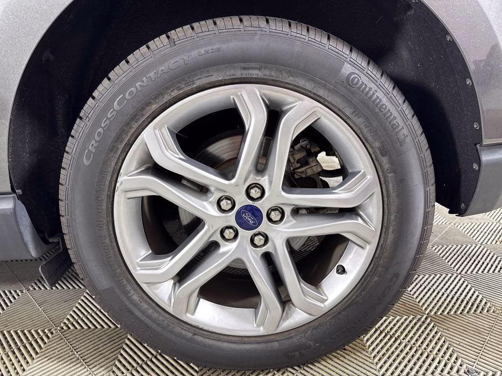 2017 Magnetic Metallic Ford Edge Titanium FWD SUV