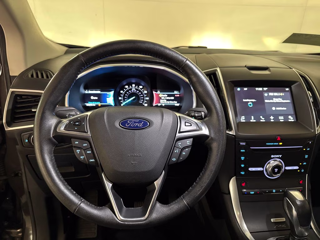 2017 Magnetic Metallic Ford Edge Titanium FWD SUV