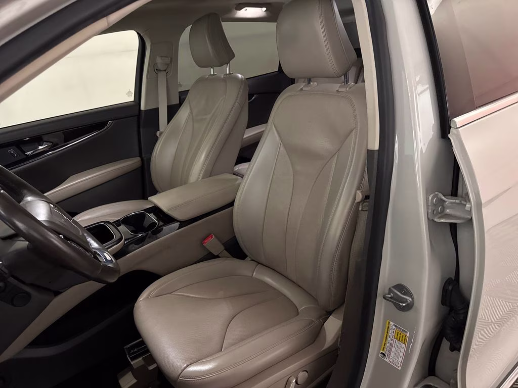 2022 Ceramic Pearl Metallic Tinted Clearcoat Lincoln Nautilus Reserve FWD SUV