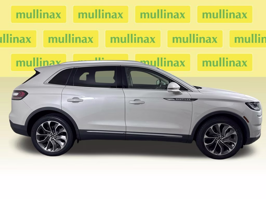 2022 Ceramic Pearl Metallic Tinted Clearcoat Lincoln Nautilus Reserve FWD SUV