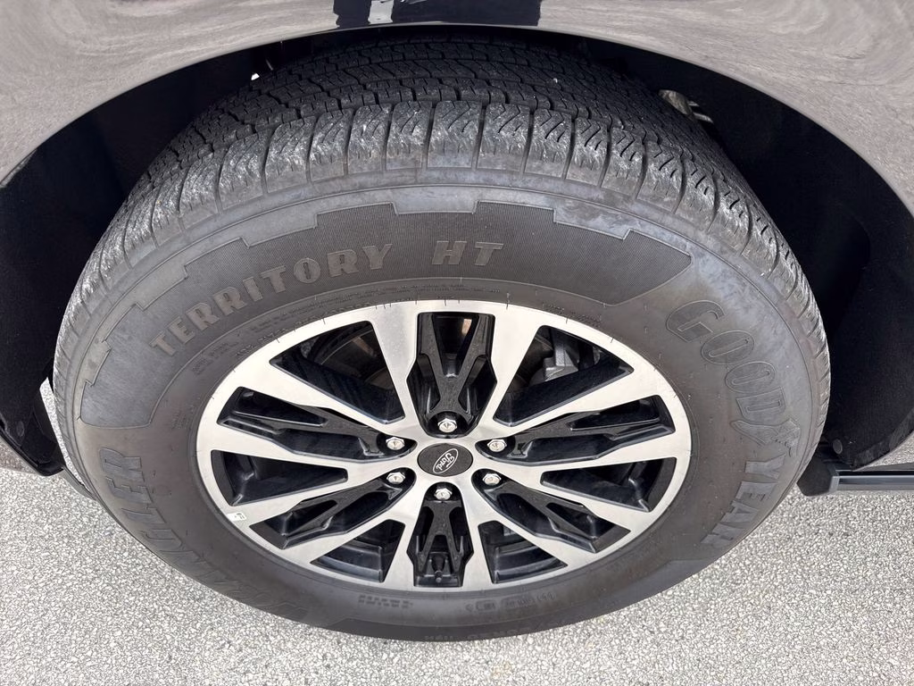 2025 Agate Black Metallic Ford Expedition Platinum 4X4 SUV