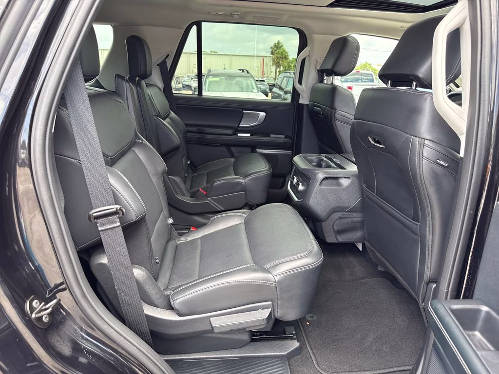 2025 Agate Black Metallic Ford Expedition Platinum 4X4 SUV