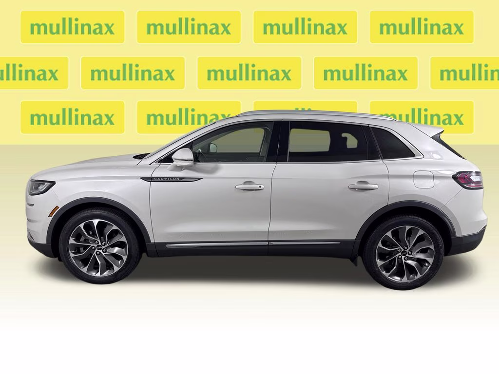 2022 Ceramic Pearl Metallic Tinted Clearcoat Lincoln Nautilus Reserve FWD SUV