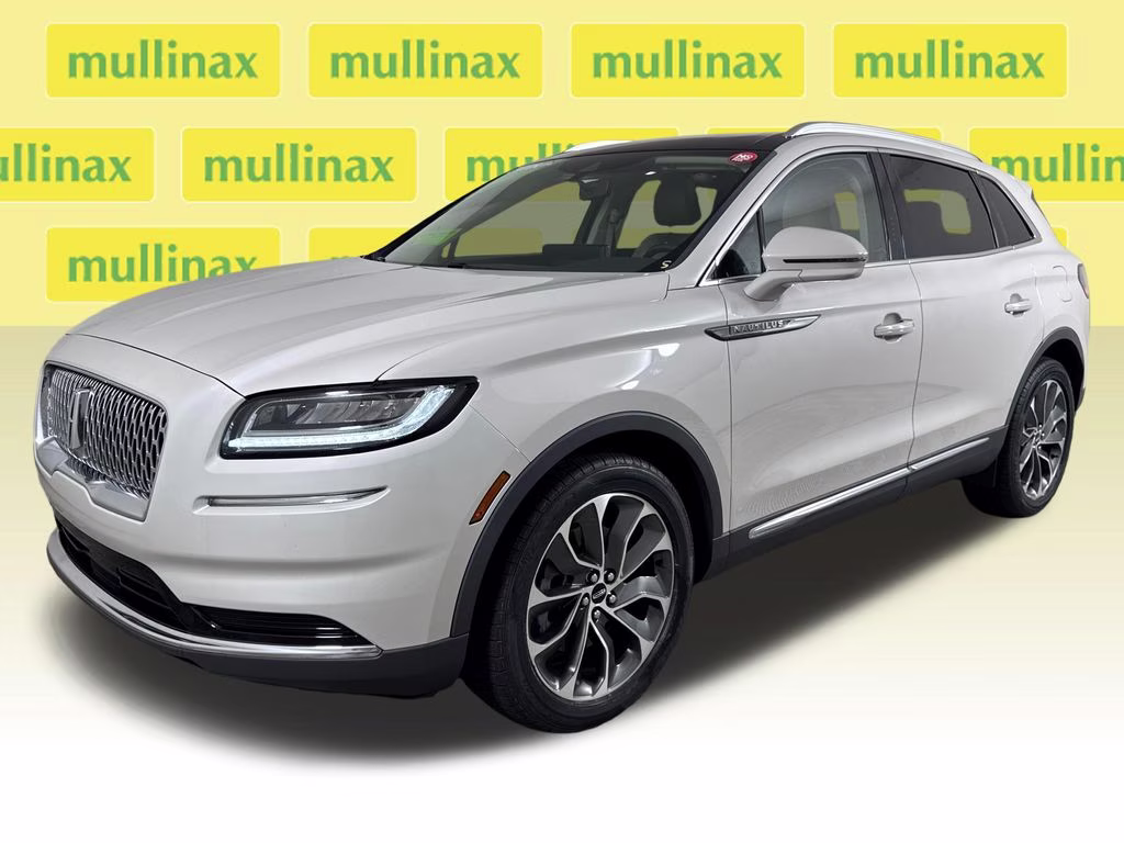 2022 Ceramic Pearl Metallic Tinted Clearcoat Lincoln Nautilus Reserve FWD SUV