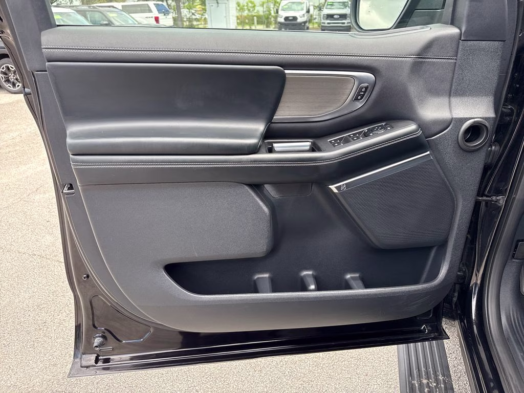 2025 Agate Black Metallic Ford Expedition Platinum 4X4 SUV
