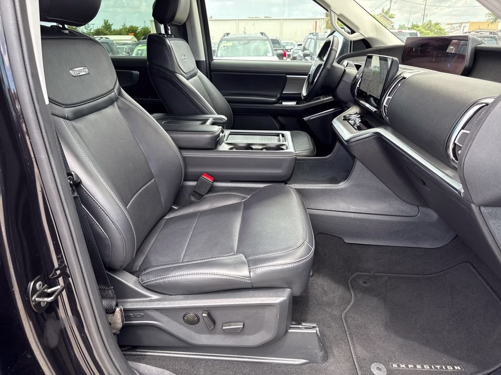 2025 Agate Black Metallic Ford Expedition Platinum 4X4 SUV