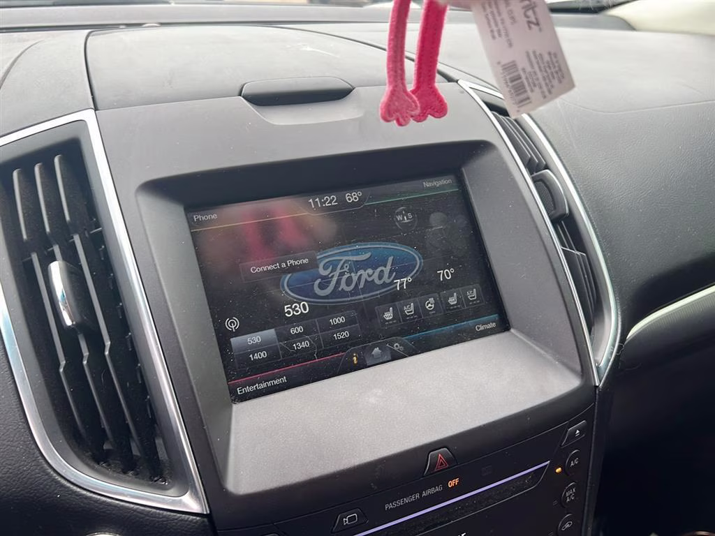 2015 White Platinum Metallic Tri-Coat Ford Edge Titanium FWD SUV
