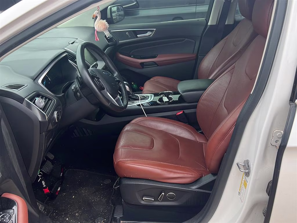 2015 White Platinum Metallic Tri-Coat Ford Edge Titanium FWD SUV