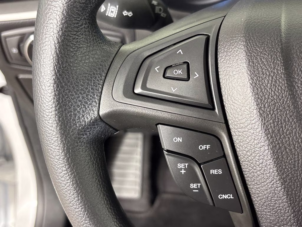 2023 Oxford White Ford Edge SEL AWD SUV