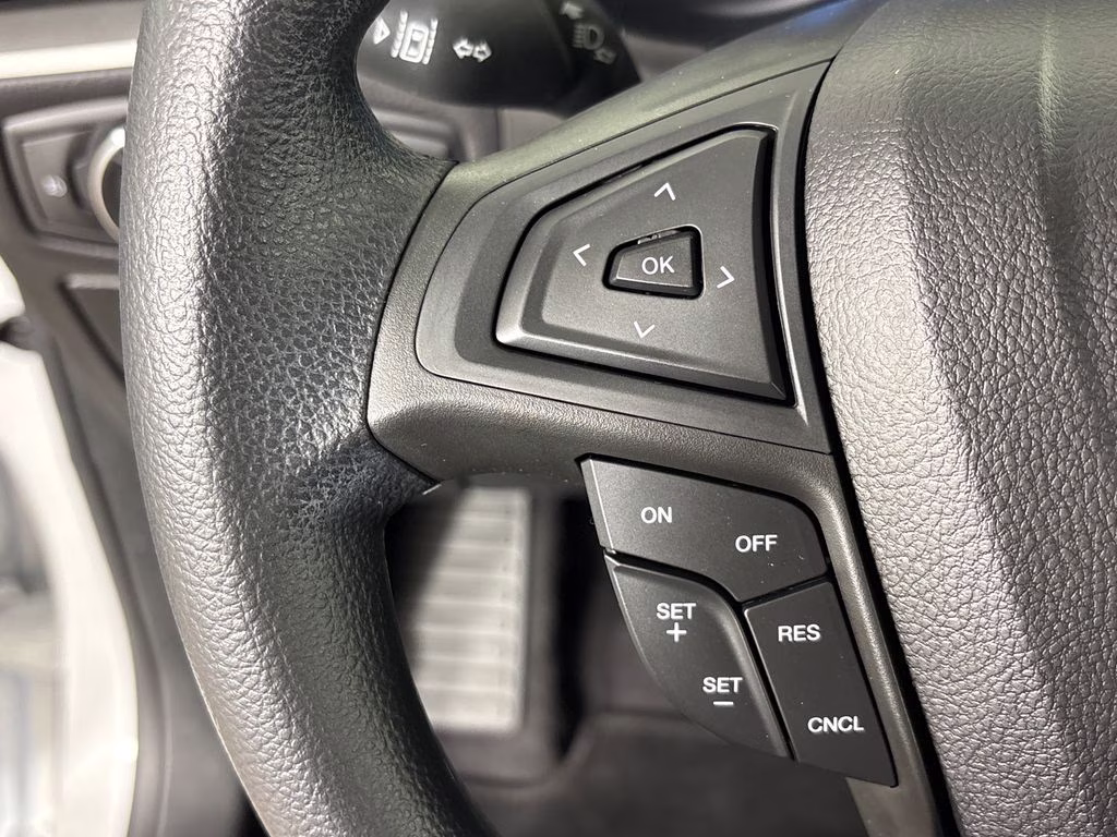2023 Oxford White Ford Edge SEL AWD SUV