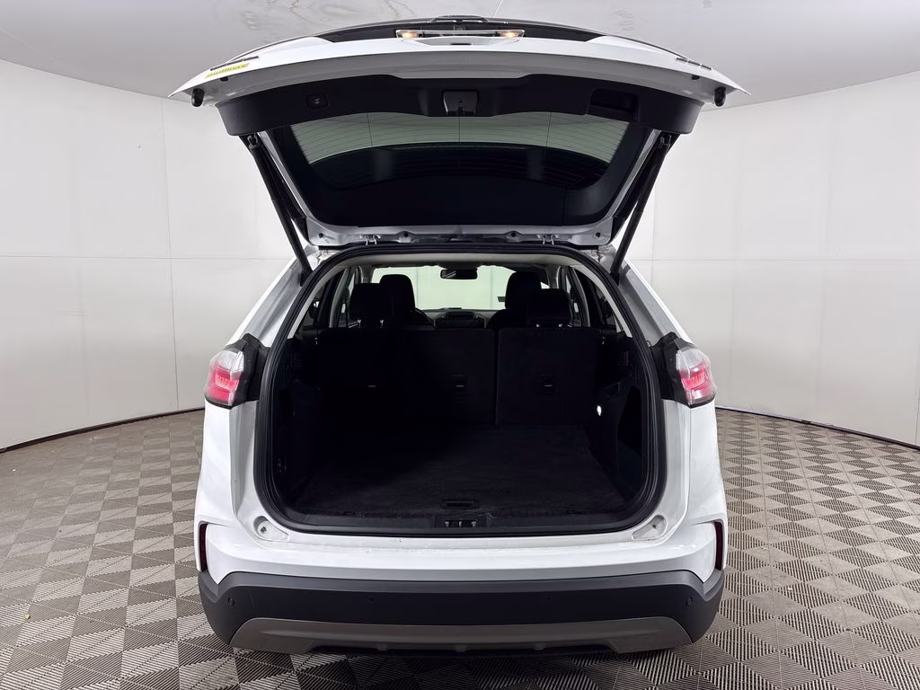 2023 Oxford White Ford Edge SEL AWD SUV