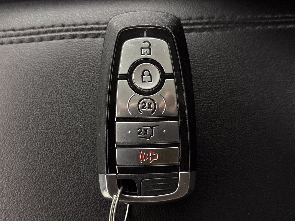 2023 Oxford White Ford Edge SEL AWD SUV