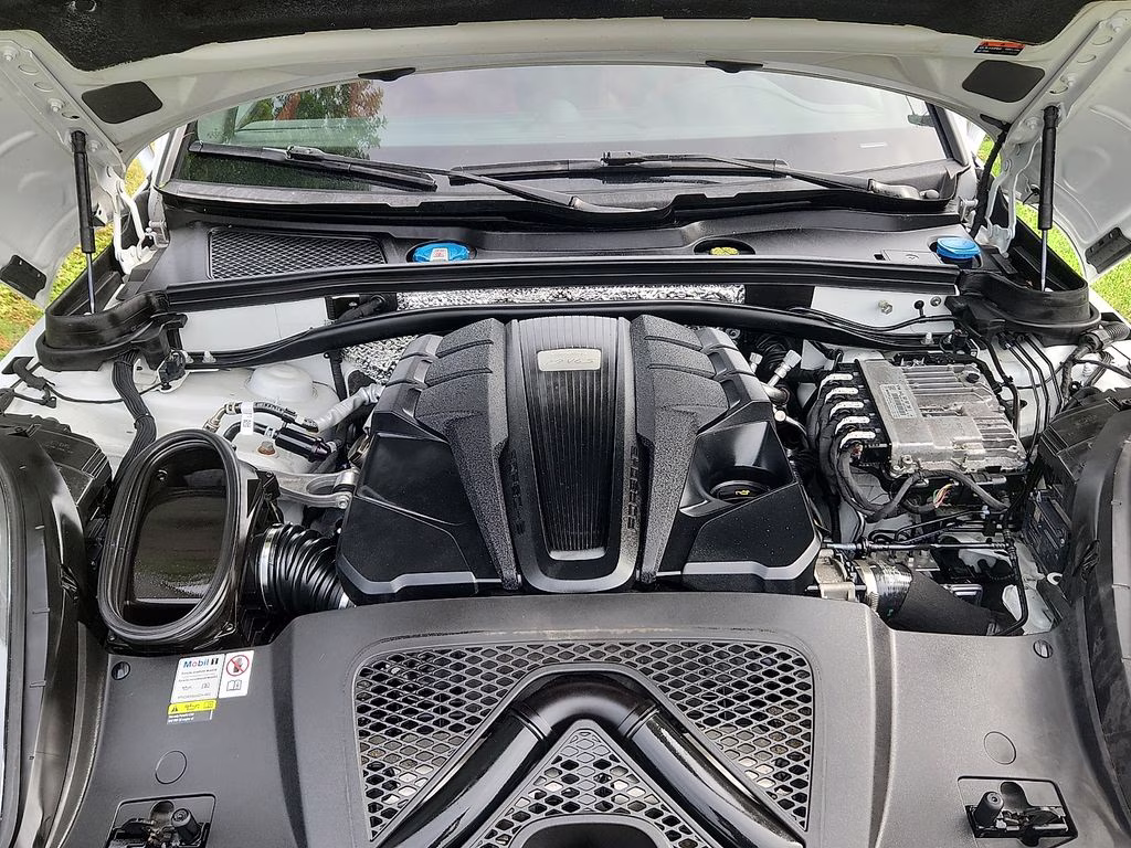 2022 White Porsche Macan S AWD SUV