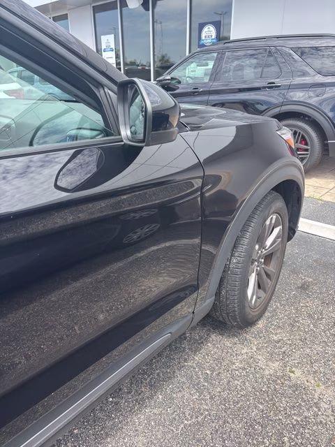 2023 Black Metallic Ford Explorer XLT RWD SUV