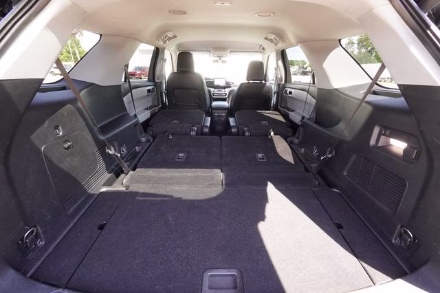 2023 Black Metallic Ford Explorer XLT RWD SUV