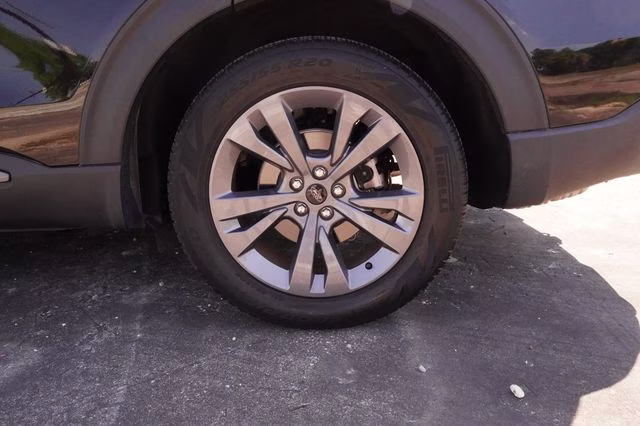 2023 Black Metallic Ford Explorer XLT RWD SUV
