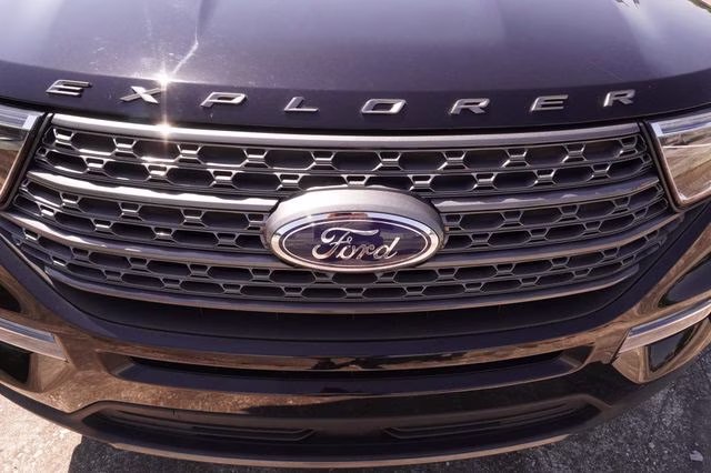 2023 Black Metallic Ford Explorer XLT RWD SUV