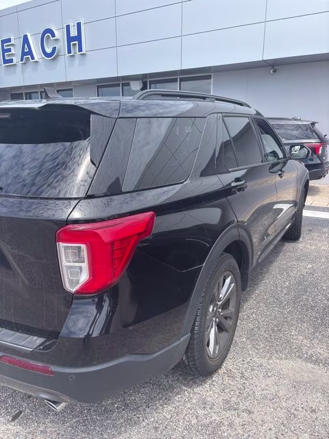 2023 Black Metallic Ford Explorer XLT RWD SUV