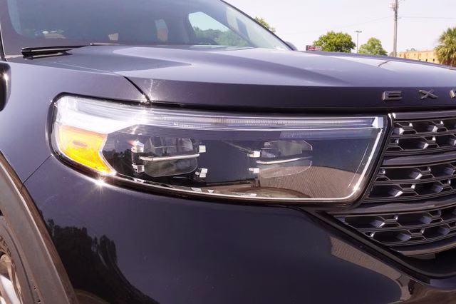 2023 Black Metallic Ford Explorer XLT RWD SUV