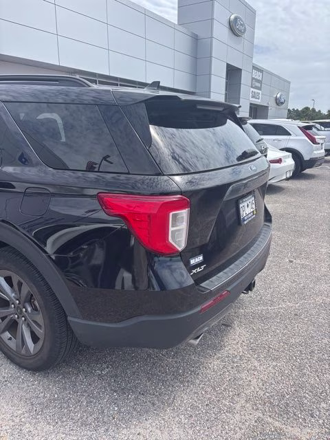 2023 Black Metallic Ford Explorer XLT RWD SUV