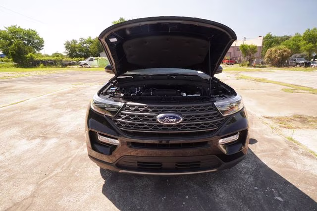 2023 Black Metallic Ford Explorer XLT RWD SUV