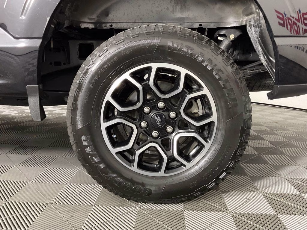2021 Black Metallic Ford F-150 Lariat 4X4 Truck