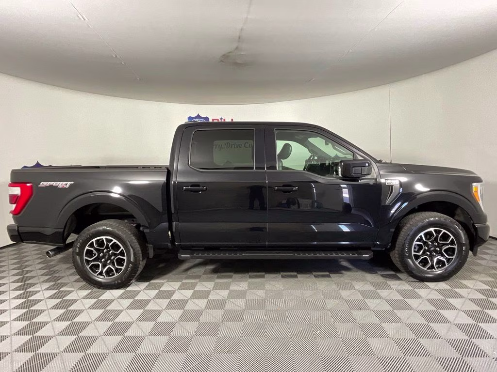 2021 Black Metallic Ford F-150 Lariat 4X4 Truck
