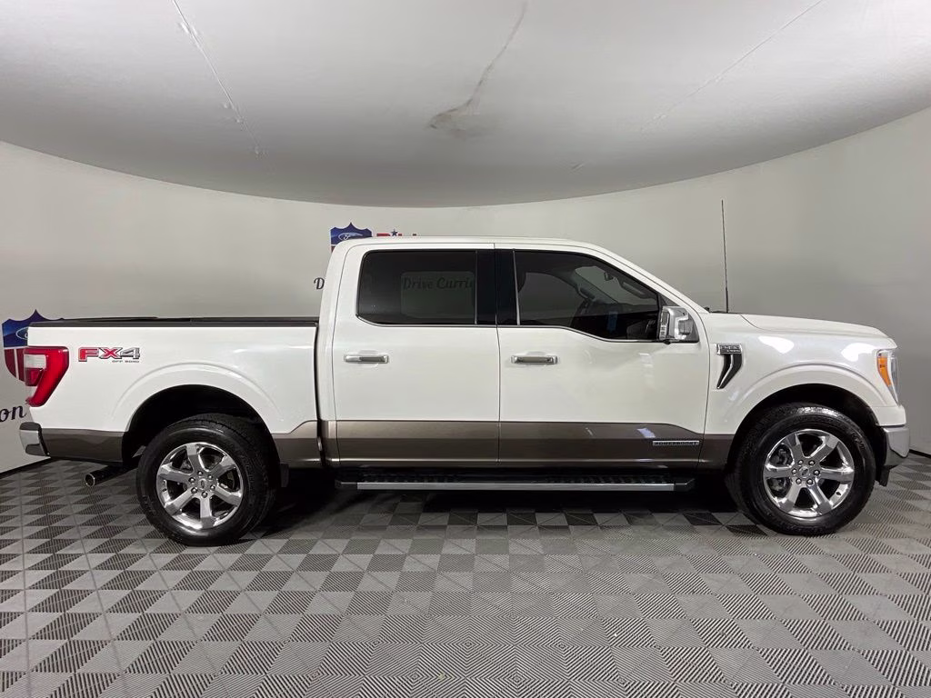 2021 Star White Metallic Tri-Coat Ford F-150 Lariat 4X4 Truck