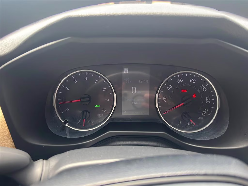 2019 Super White Toyota RAV4 XLE FWD SUV