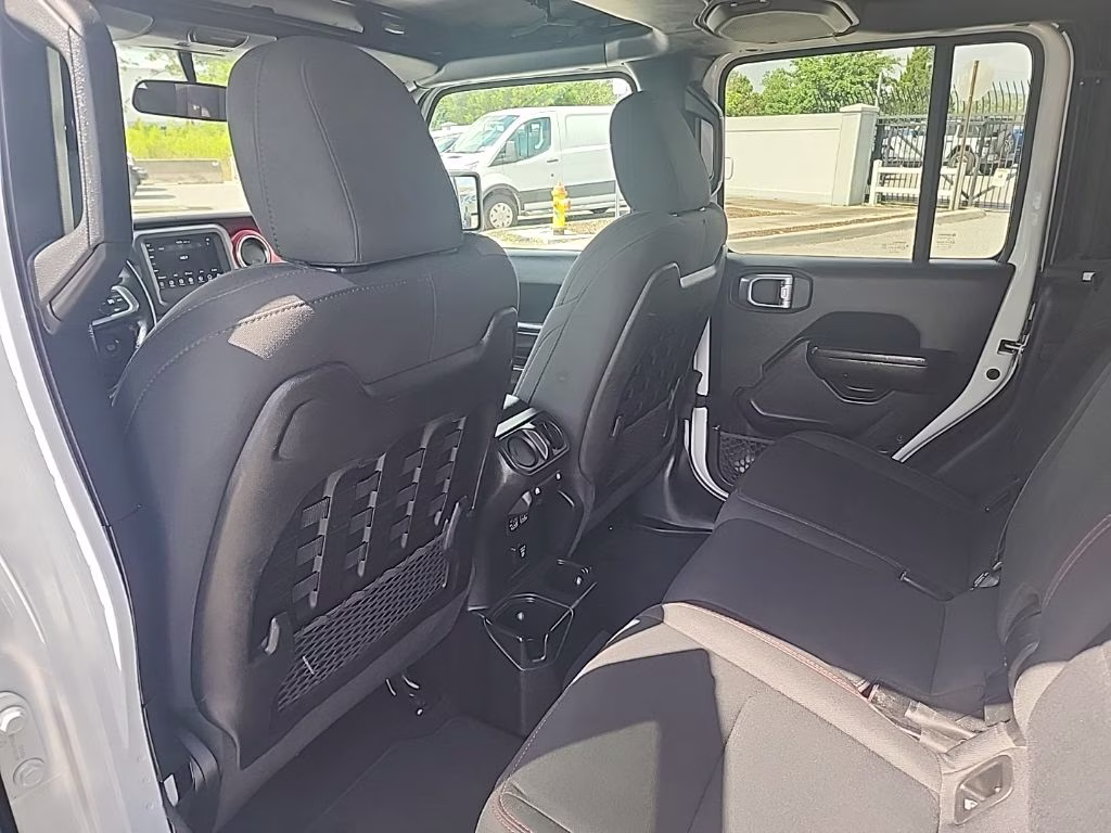 2021 White Jeep Gladiator Rubicon 4X4 Truck