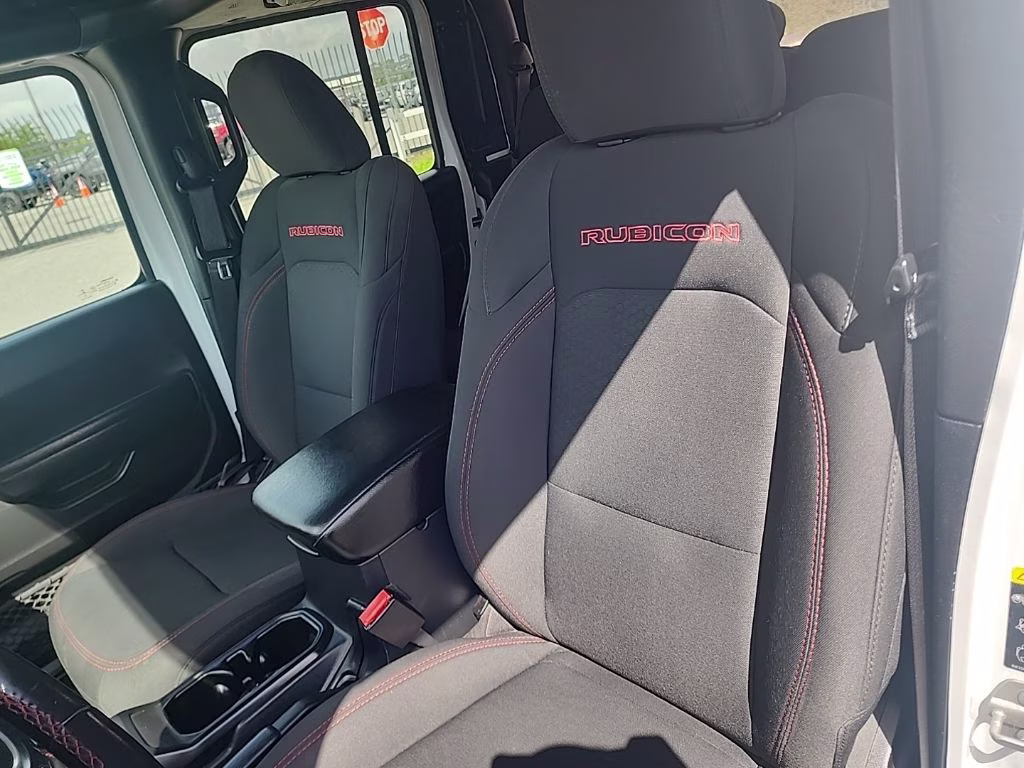 2021 White Jeep Gladiator Rubicon 4X4 Truck