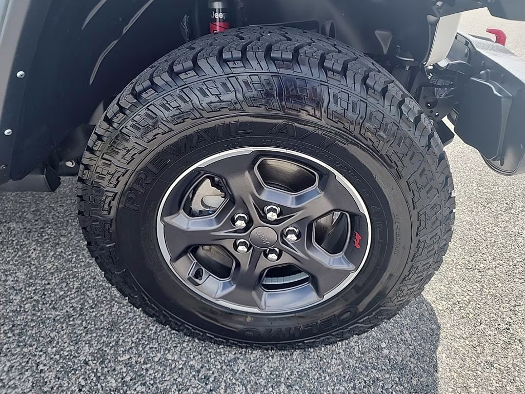 2021 White Jeep Gladiator Rubicon 4X4 Truck