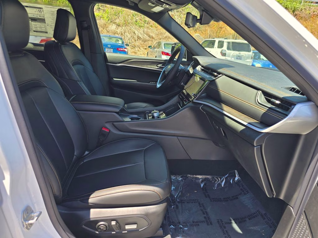 2026 Bright White Clearcoat Jeep Grand Cherokee L Limited 4X4 SUV
