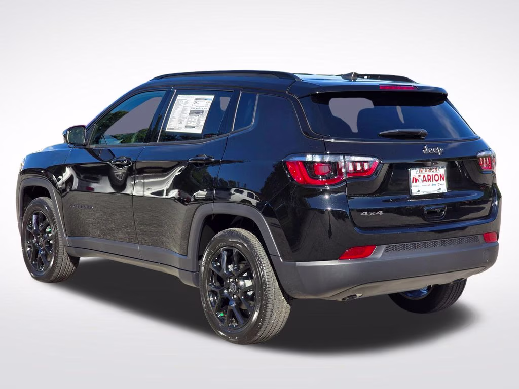 2026 Diamond Black Crystal Pearlcoat Jeep Compass Latitude 4X4 SUV