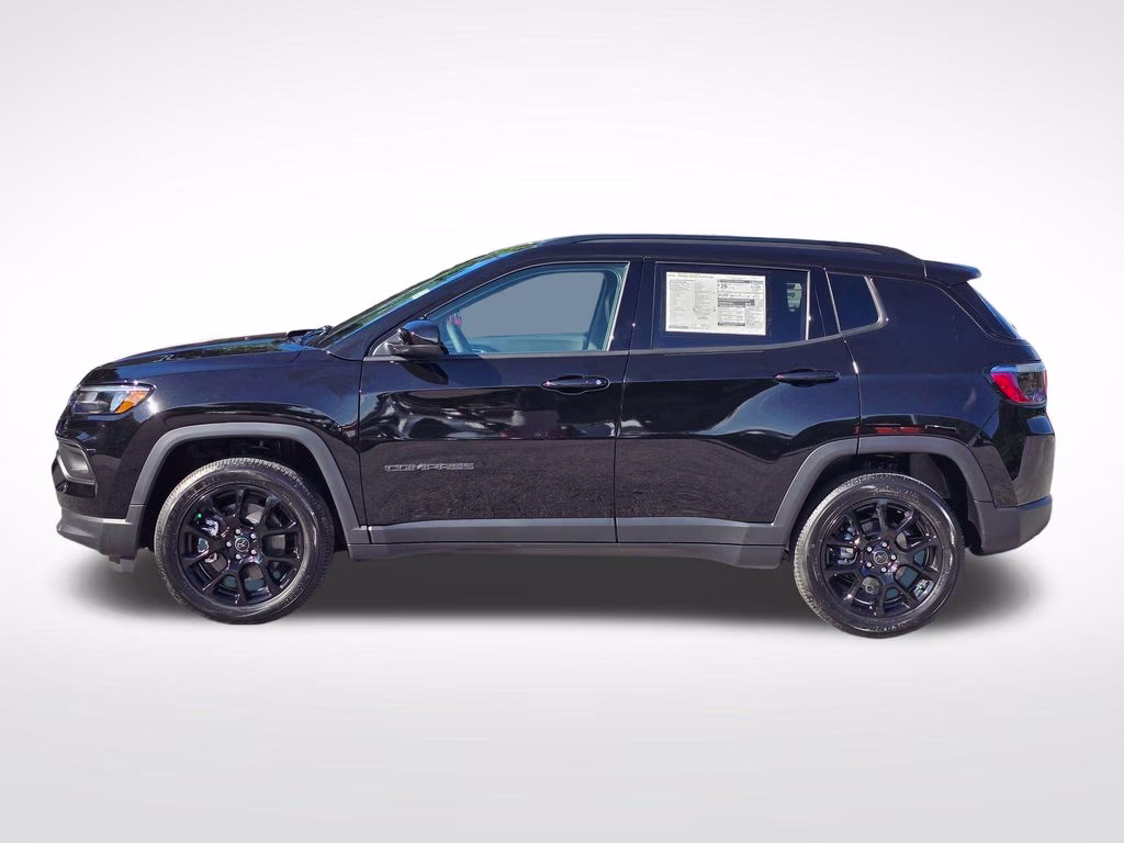 2026 Diamond Black Crystal Pearlcoat Jeep Compass Latitude 4X4 SUV