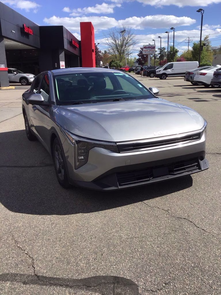 2025 Steel Gray Kia K4 LXS FWD Sedan