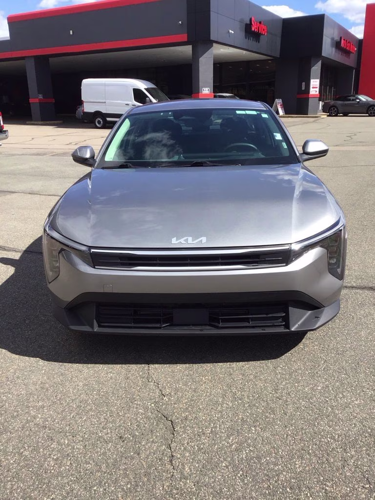 2025 Steel Gray Kia K4 LXS FWD Sedan