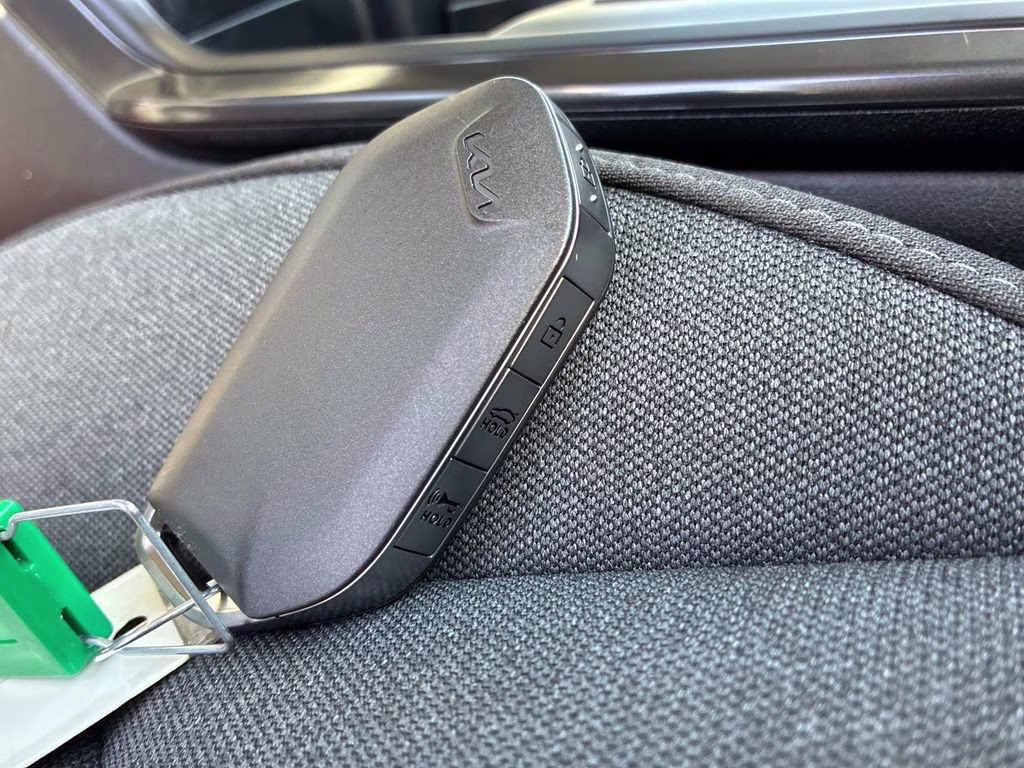 2025 Steel Gray Kia K4 LXS FWD Sedan