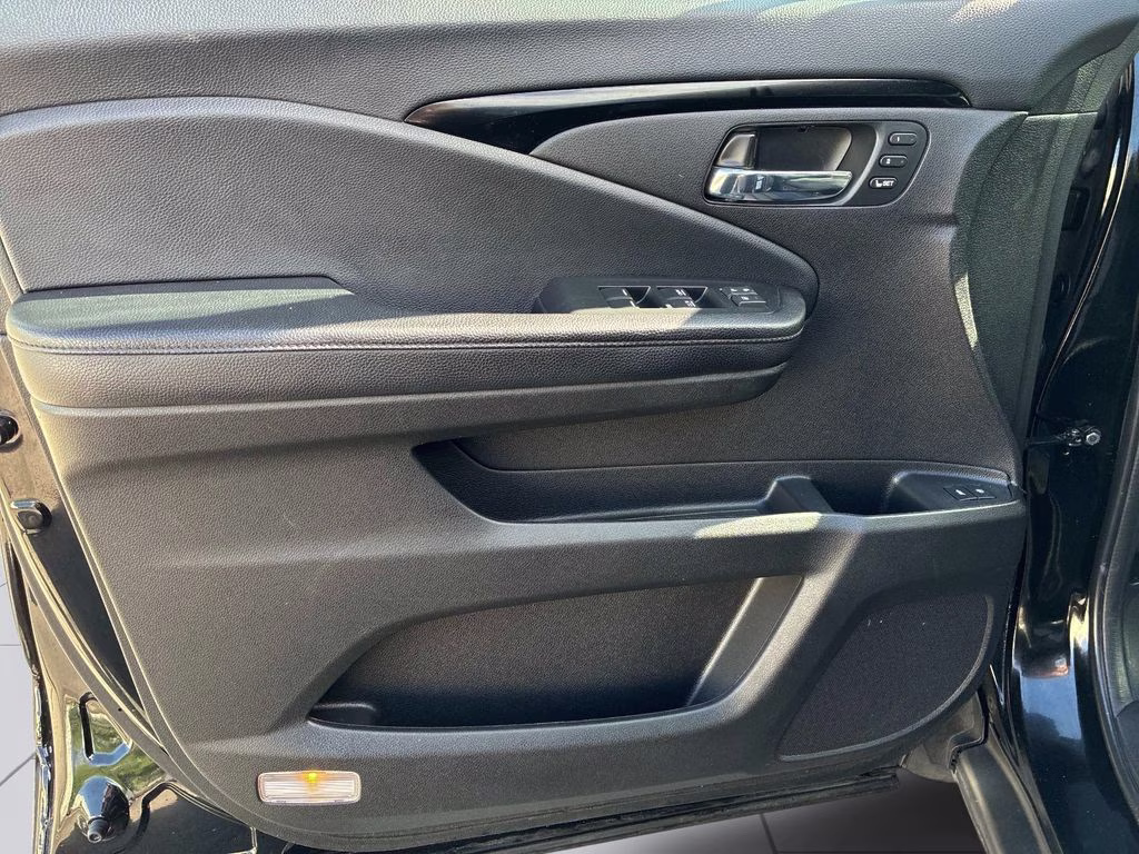 2021 Black Honda Passport Touring AWD SUV