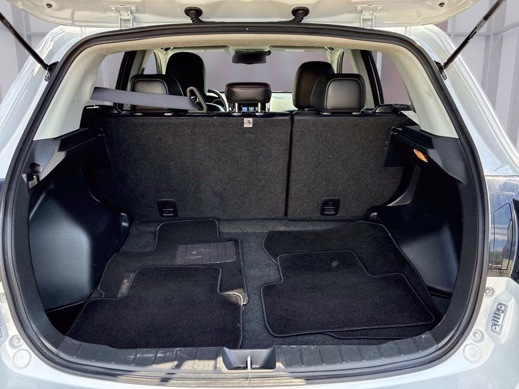2025 White Mitsubishi Outlander Sport 2.0 ES 4X4 SUV