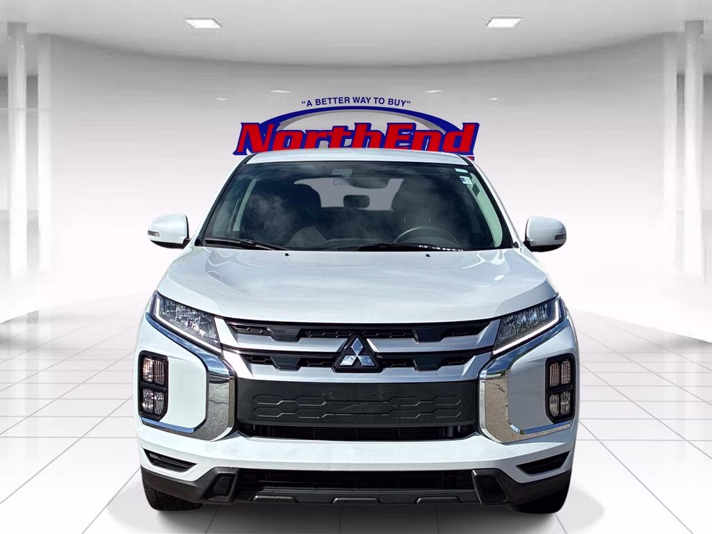 2025 White Mitsubishi Outlander Sport 2.0 ES 4X4 SUV