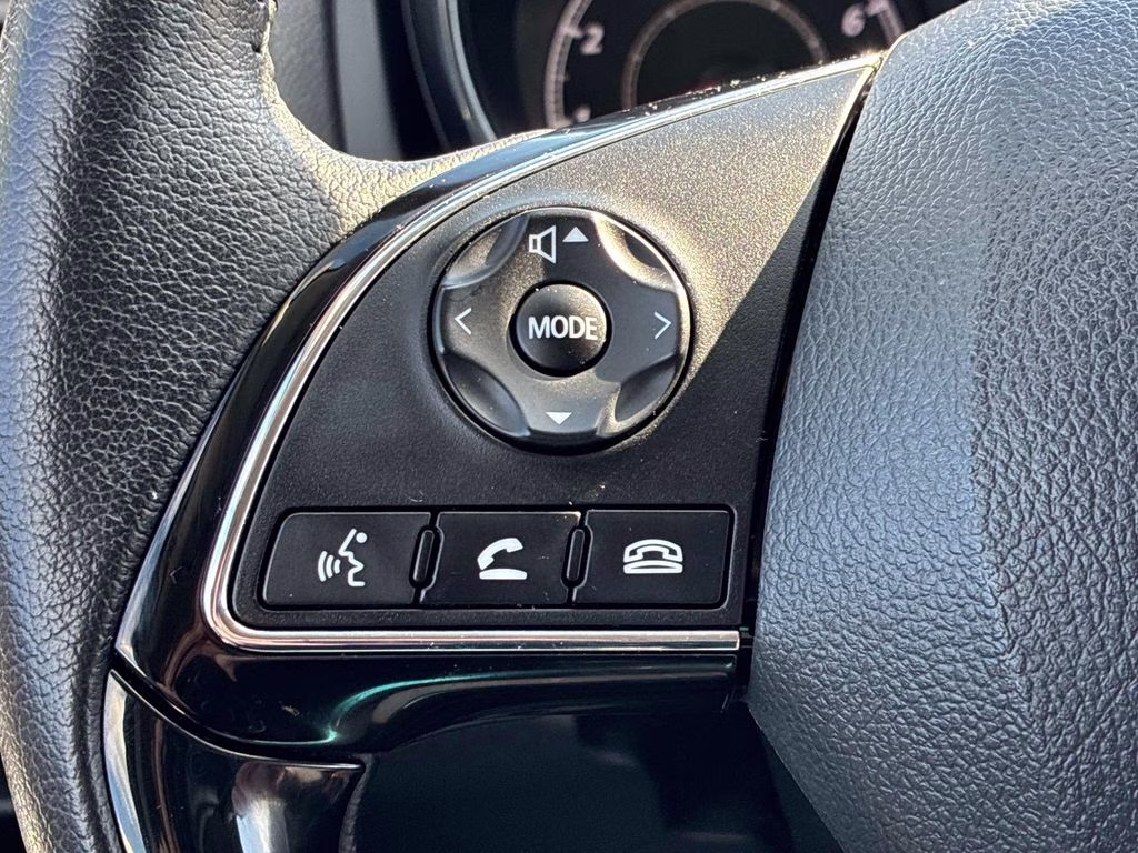 2025 White Mitsubishi Outlander Sport 2.0 ES 4X4 SUV