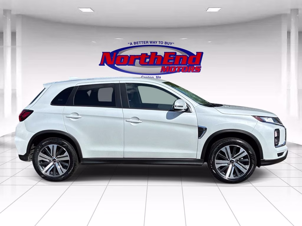 2025 White Mitsubishi Outlander Sport 2.0 ES 4X4 SUV