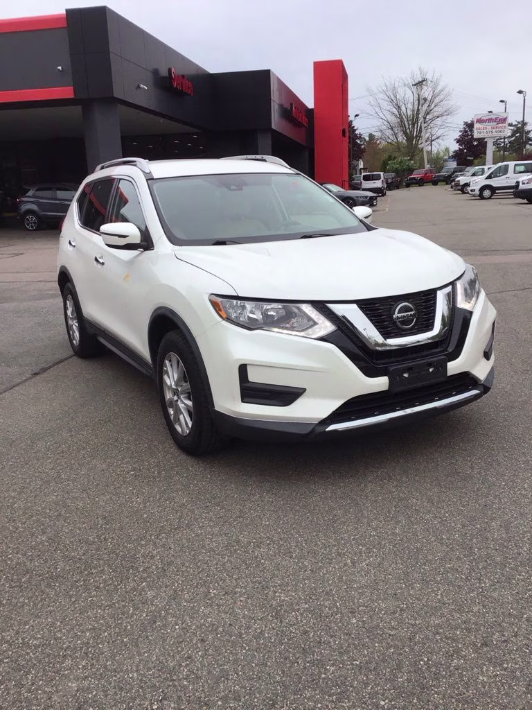 2019 Pearl White Tricoat Nissan Rogue SV AWD SUV