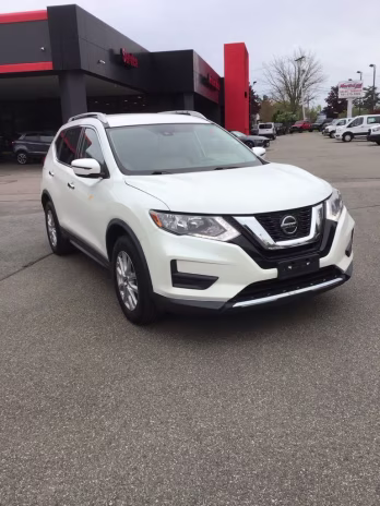 2019 Pearl White Tricoat Nissan Rogue SV AWD SUV