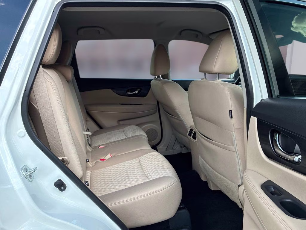 2019 Pearl White Tricoat Nissan Rogue SV AWD SUV