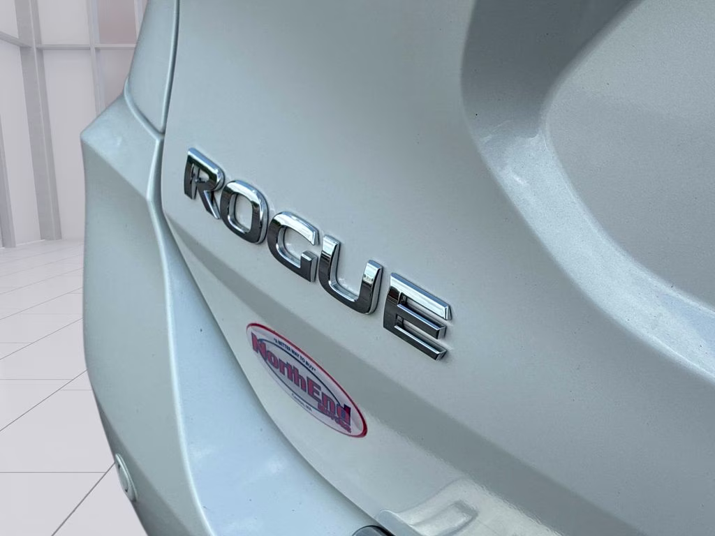 2019 Pearl White Tricoat Nissan Rogue SV AWD SUV