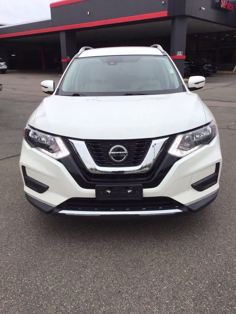 2019 Pearl White Tricoat Nissan Rogue SV AWD SUV